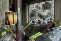 4-capt.1000423542terrorist_attacks_nyr166.jpg